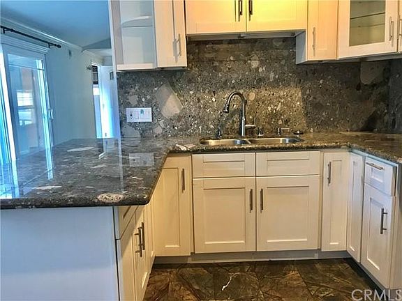 4th image of 1370 Resort Ln