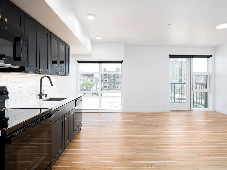 Woodworth Apartments | Vibrant & Luxurious Living in Capitol Hill — Photo 25