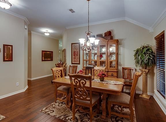 4th image of 5525 Greenview Ct