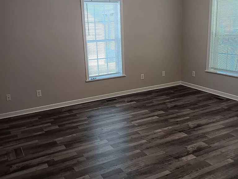 809 Walnut St — Photo 4