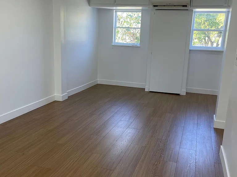 2097 Valley View Blvd #B-1/2 — Photo 11