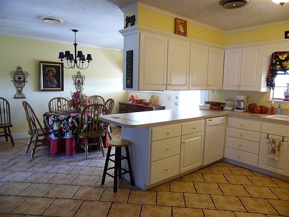 2nd image of 403 Westhaven Dr