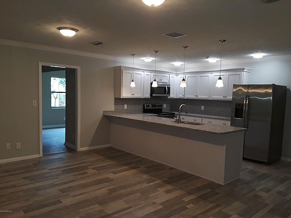 3rd image of 1839 Mill Creek Rd