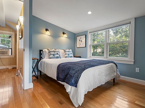 The comfortable queen bedroom on the second floor