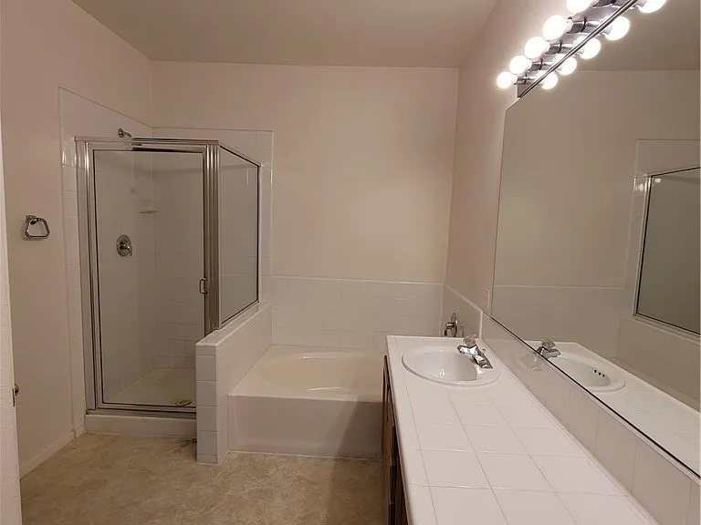 2325 Windmill Pkwy #324 — Photo 17