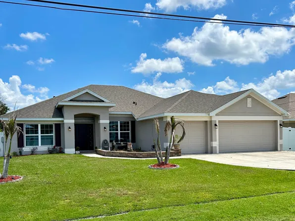 5846 NW Dooley Circle, Port St Lucie, FL 34986