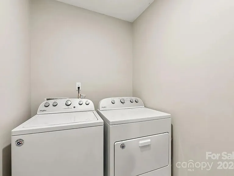 7608 Denbur Dr — Photo 26