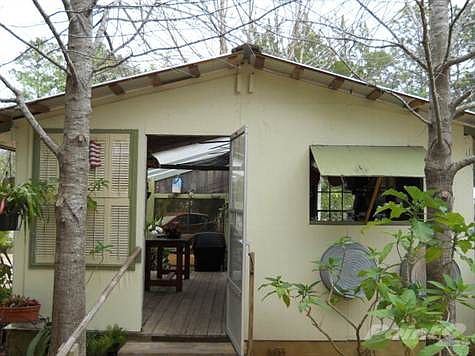 Outdoor kitchen shed