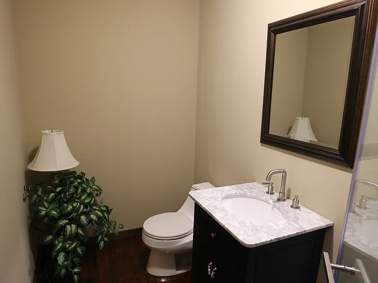 123 N Sale St #3 — Photo 22