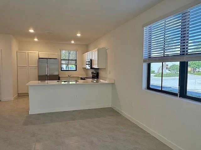 3 bed, 1755 sqft, $2,600 — Photo 2