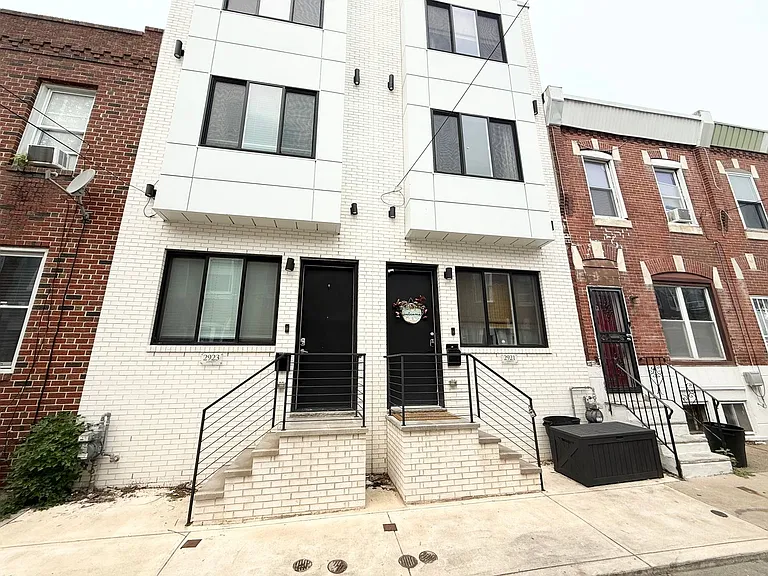 2923 Gerritt St — Photo 2