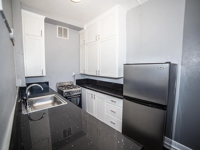 Westchester Place — Photo 21