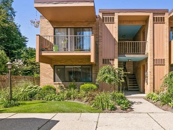 23 College Ave SE APT 19, Grand Rapids, MI 49503