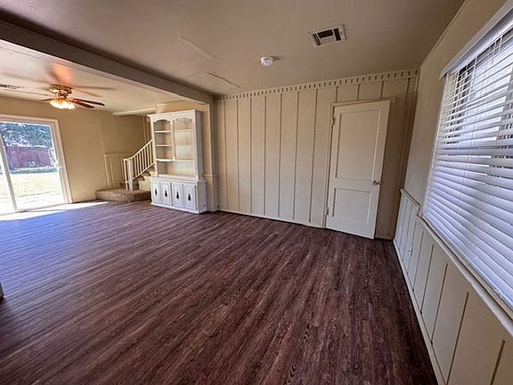 2nd image of 2916 Shirley Ln
