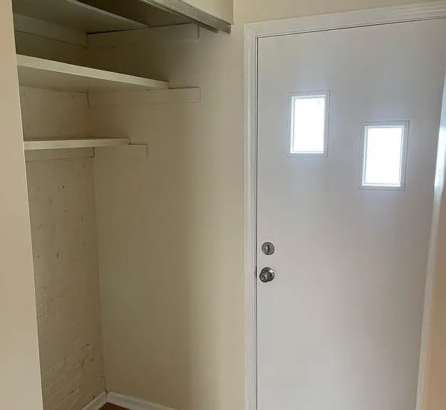 822 E Sycamore St — Photo 17