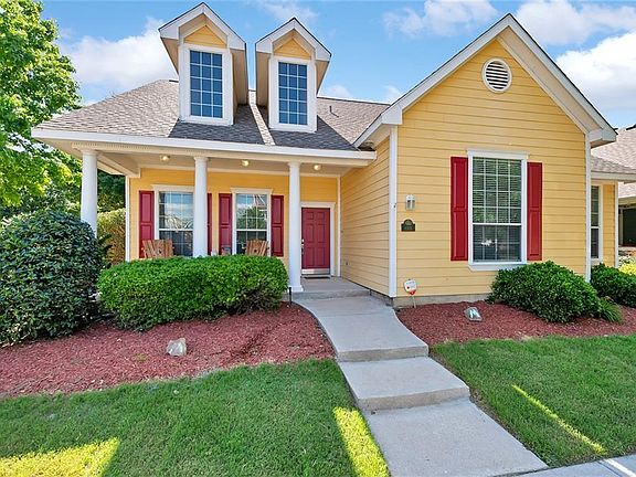 2nd image of 1005 Elm Dr