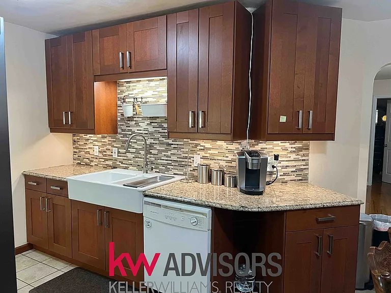 3521 Burke Ave #2 — Photo 8
