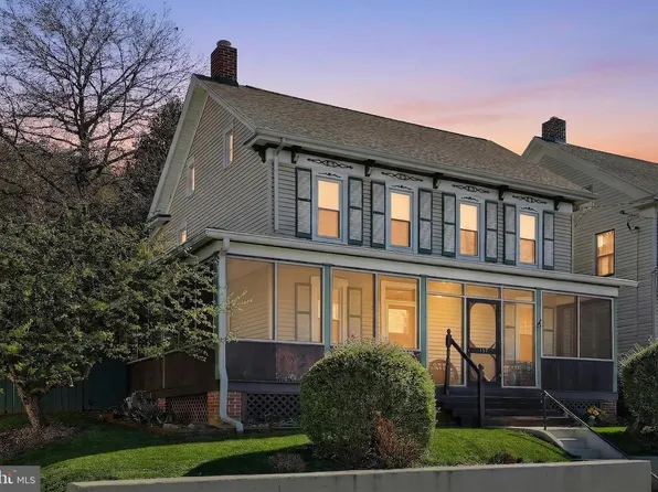 157 W Main St, Windsor, PA 17366