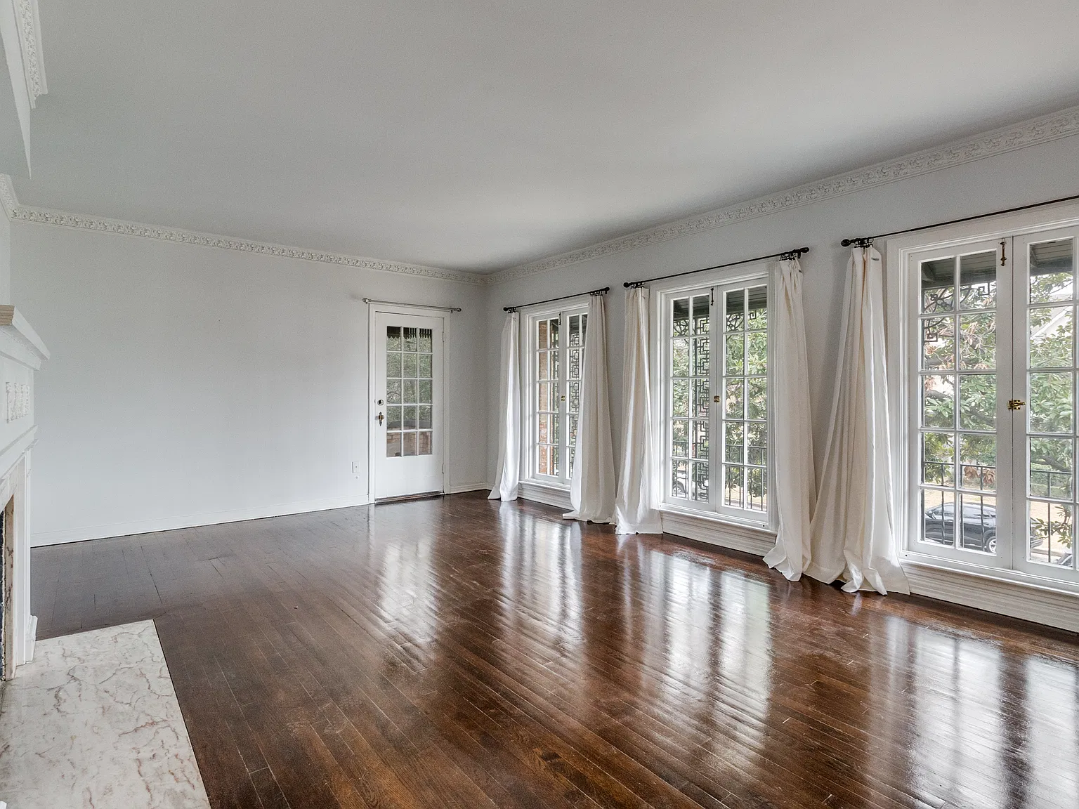 2 bed, 2000 sqft, $3,700 — Photo 2