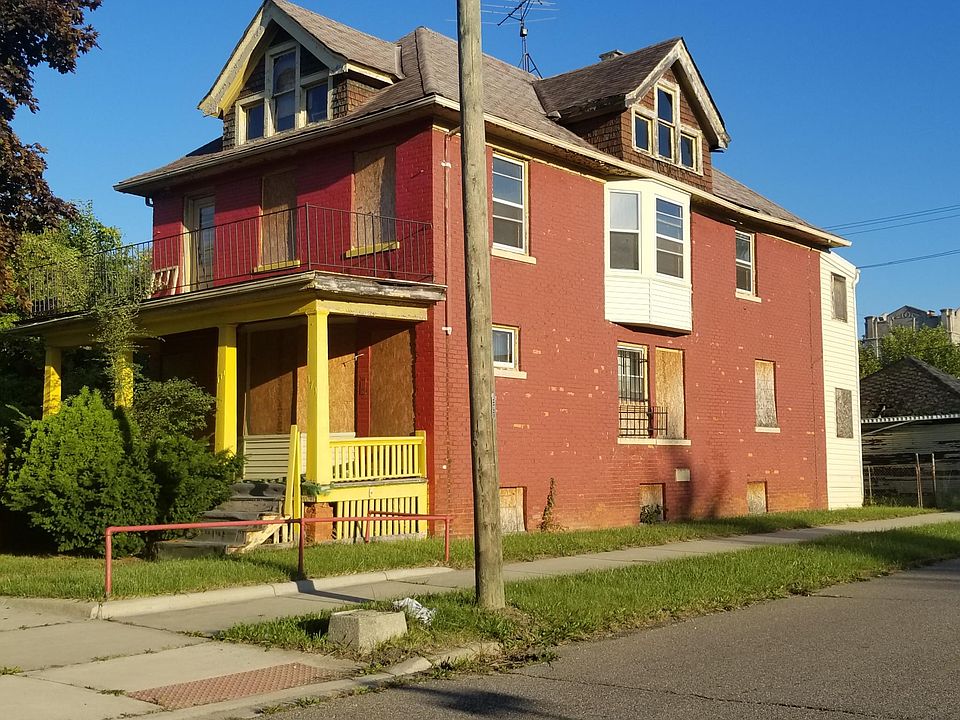 2nd image of 171 Avalon St
