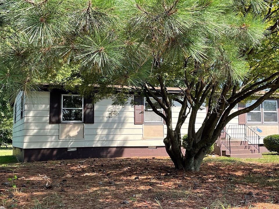 1st image of 504 College Ave