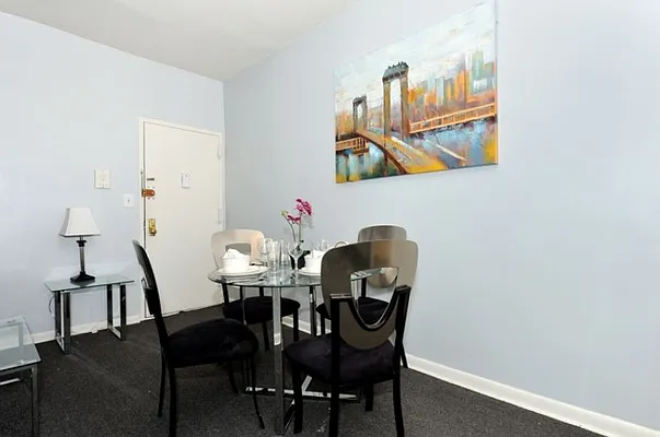 Rented by Eisenberg Exclusives | media 76