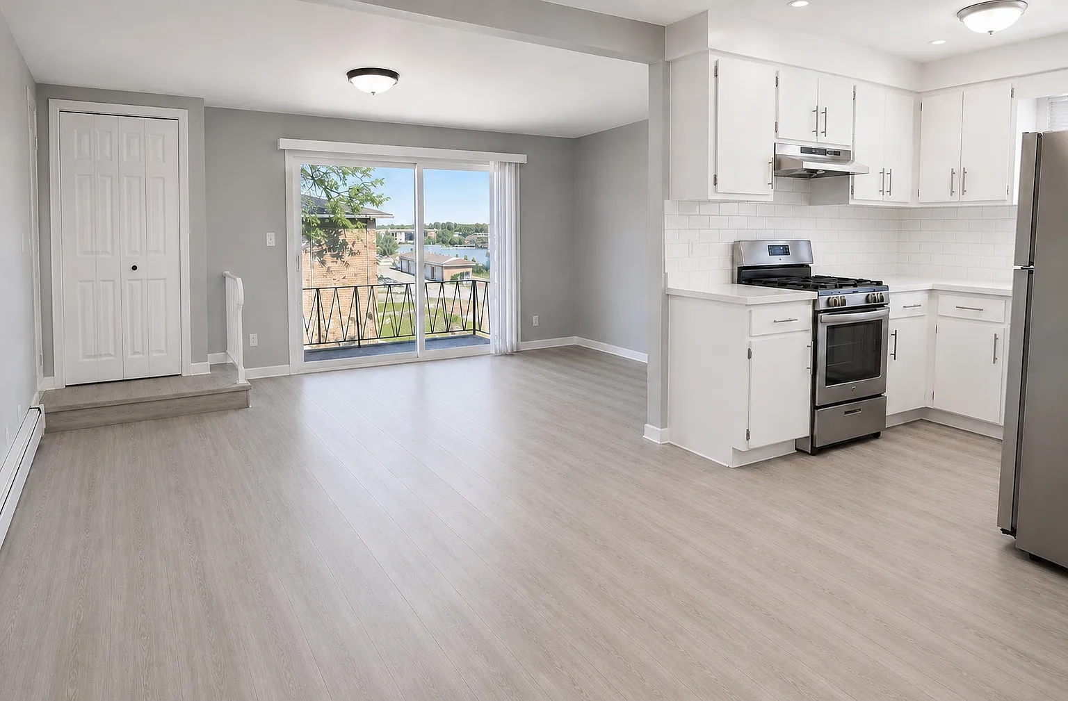 2 bed, 900 sqft, $1,900 — Photo 2