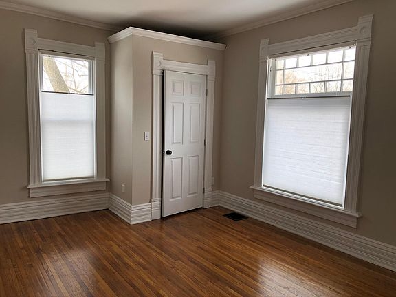 4th image of 51 W Dublin Granville Rd
