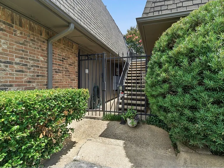 4112 Bowser Ave #205 — Photo 35