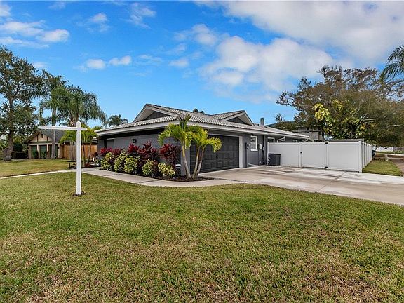5th image of 12890 Forest Dr