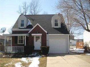 82 Highview Rd, Cheektogawa, NY 14225