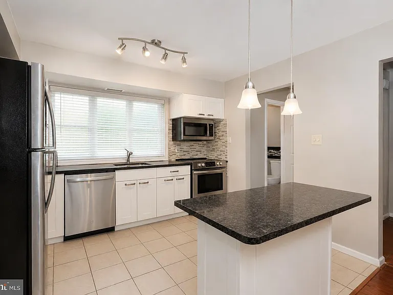 124 Hamlet Dr — Photo 6