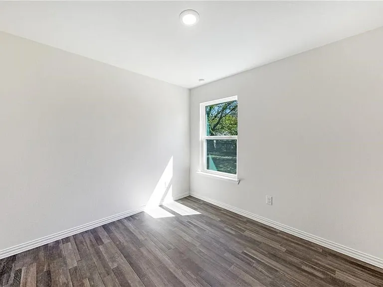 1005 Dawson St — Photo 19