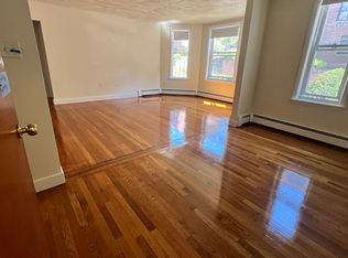 312 Tappan St APT 1A, Brookline, MA 02445