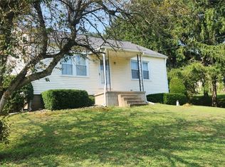 1677 Mercer Rd, Ellwood City, PA 16117