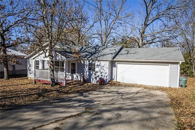 1st image of 708 W Whillock St