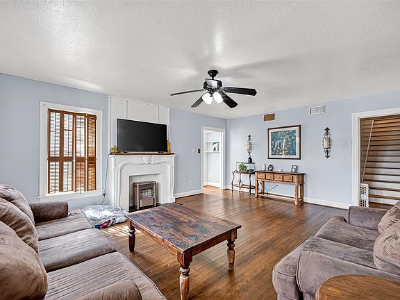 5th image of 415 W Pearce St