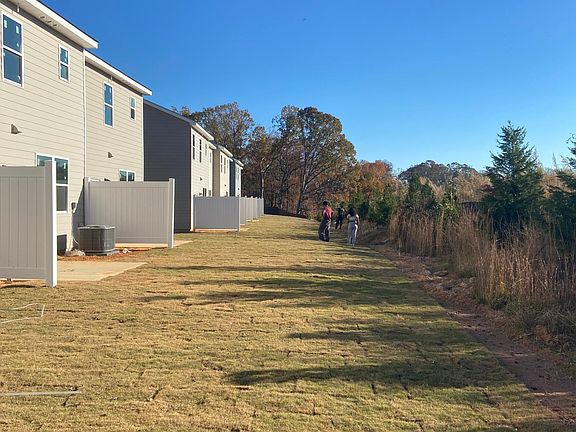 2nd image of 5337 Melbourne Ln