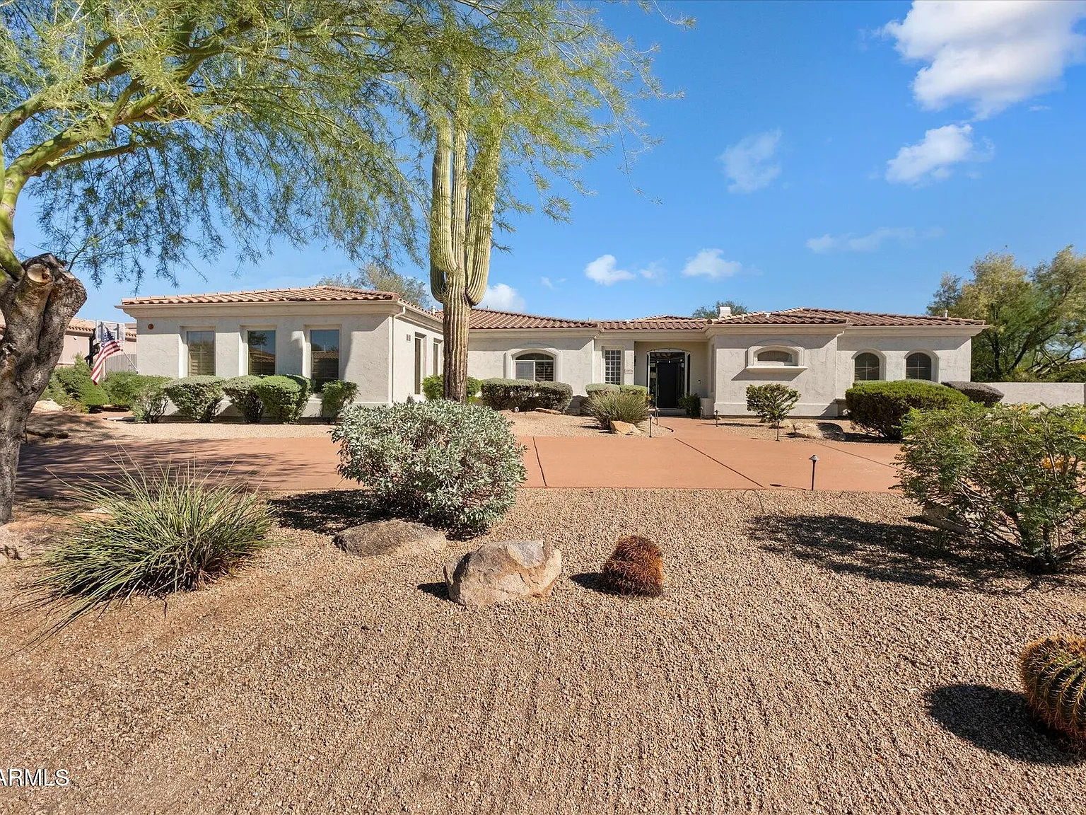 4 bed, 5.0 bath, 4293 sqft, $16,500 — Photo 2