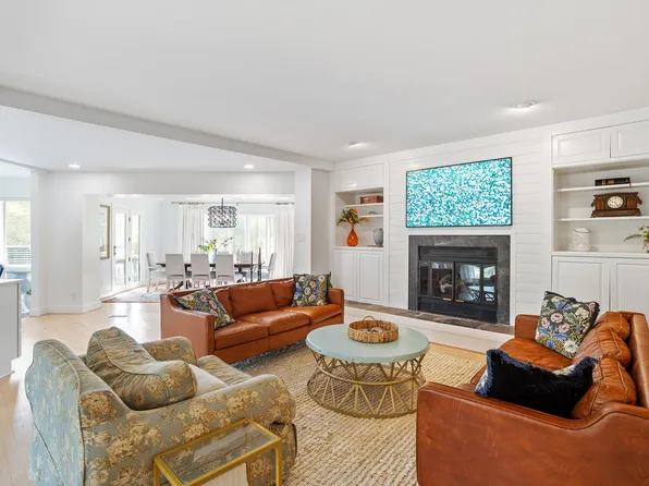 996 Cleland Dr, Chapel Hill, NC 27517
