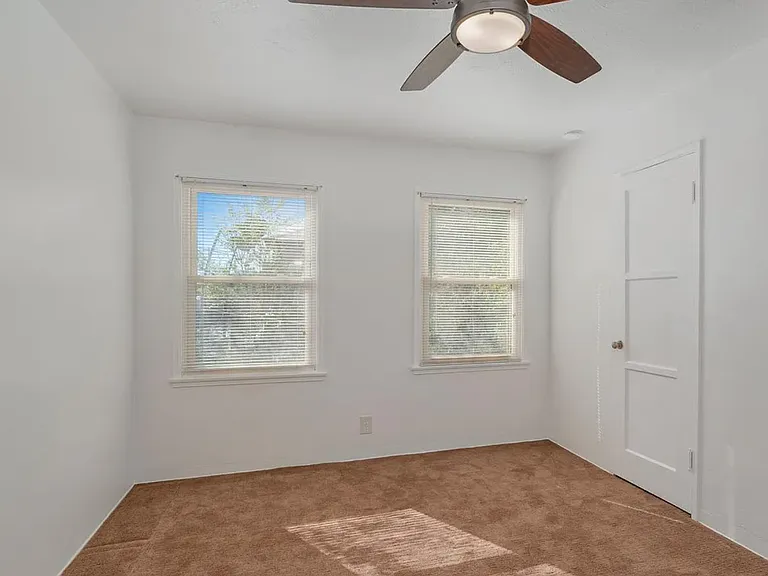 2930 Cedar St — Photo 10