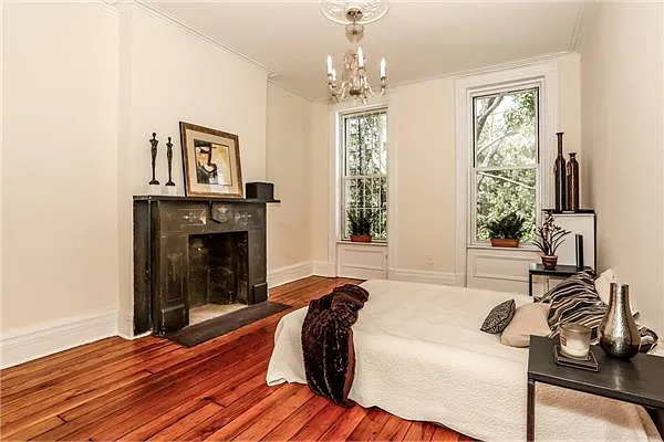 Sold by Avenue Sotheby's International Realty | media 21