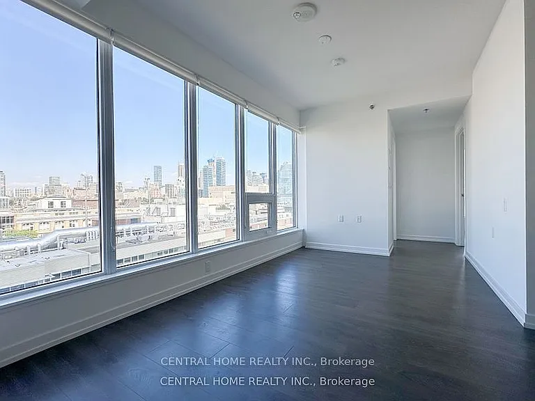 203 College St #806 — Photo 1
