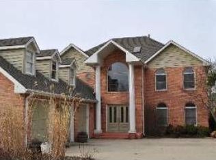 1060 W Wood St, Palatine, IL 60067