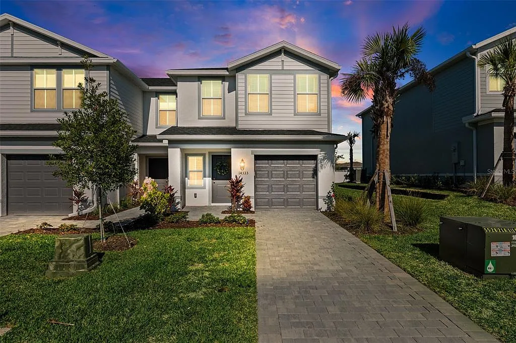 3 bed, 2.5 bath, 1405 sqft, $2,300 — Photo 1