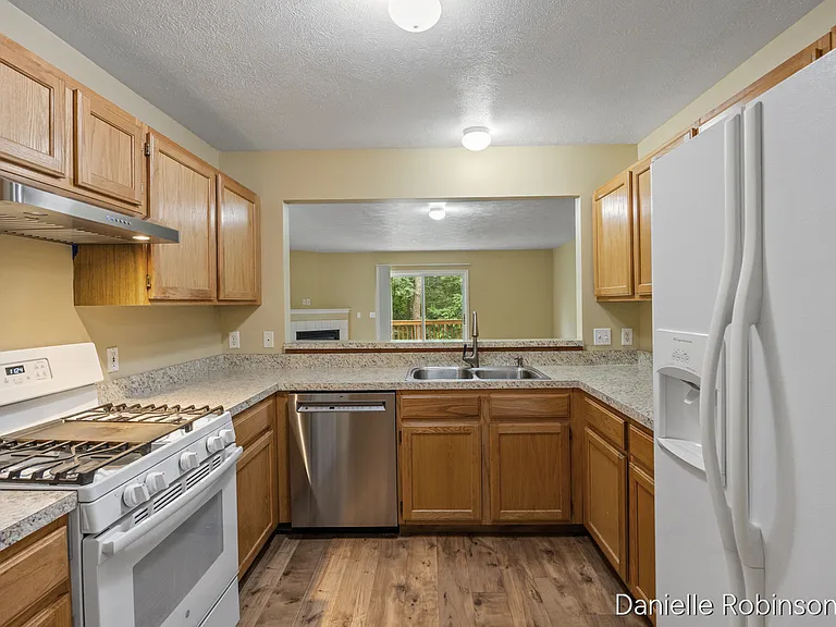 1796 Grand Ridge Ct NE — Photo 6