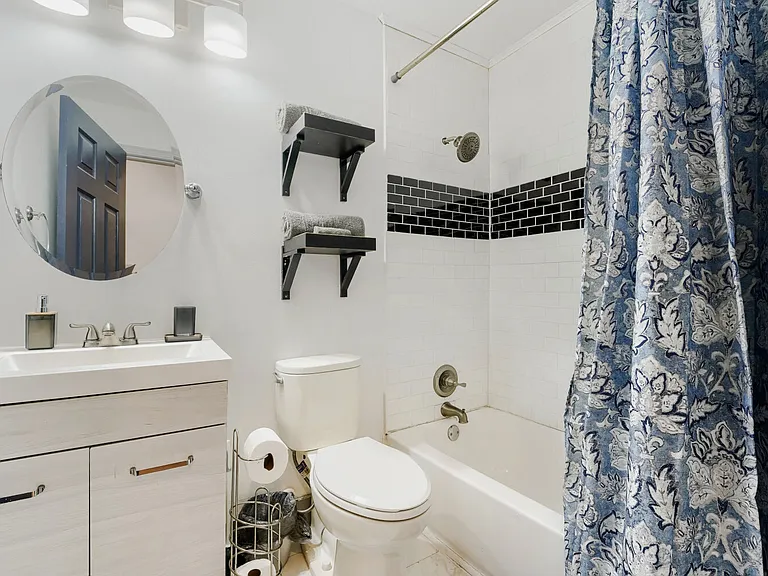 988 Coleman St SW — Photo 10