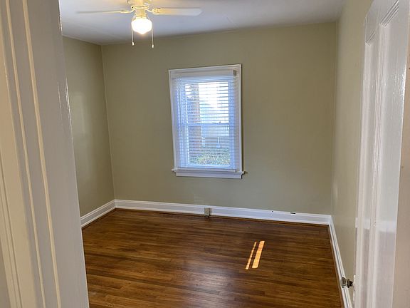 3rd image of 4423 Erie Ave #1