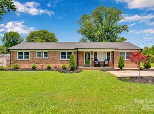 905 Blalock Dr, Kings Mountain, NC 28086