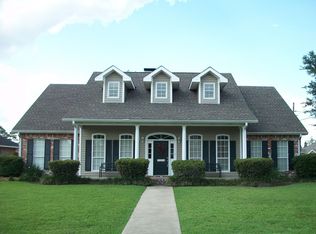 2404 Cassie Ln, Lake Charles, LA 70605